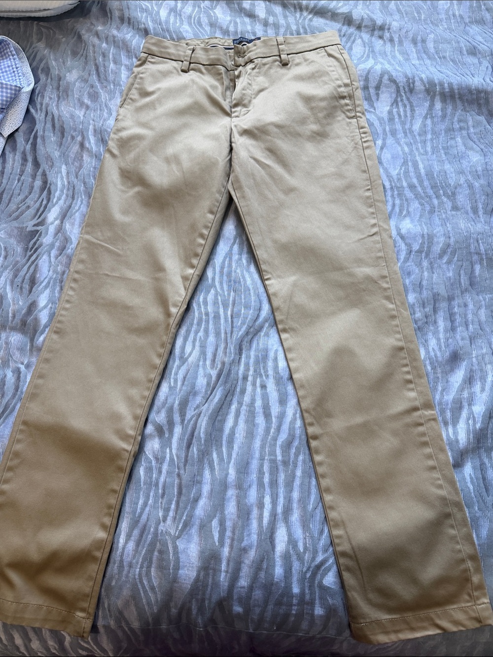 Dockers Men's Classic Khaki Chino Pants - Tan- Flat Front. Size 29x32 SLIM